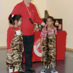 Algunos niños participaron activamente en la representación